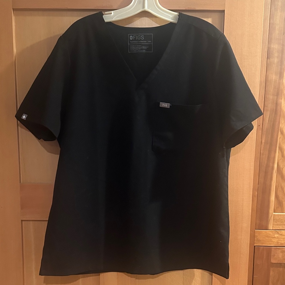 Figs Men's Classic Black Scrub Top